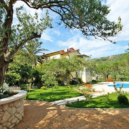 Mirjana - One Bedroom Mundanije